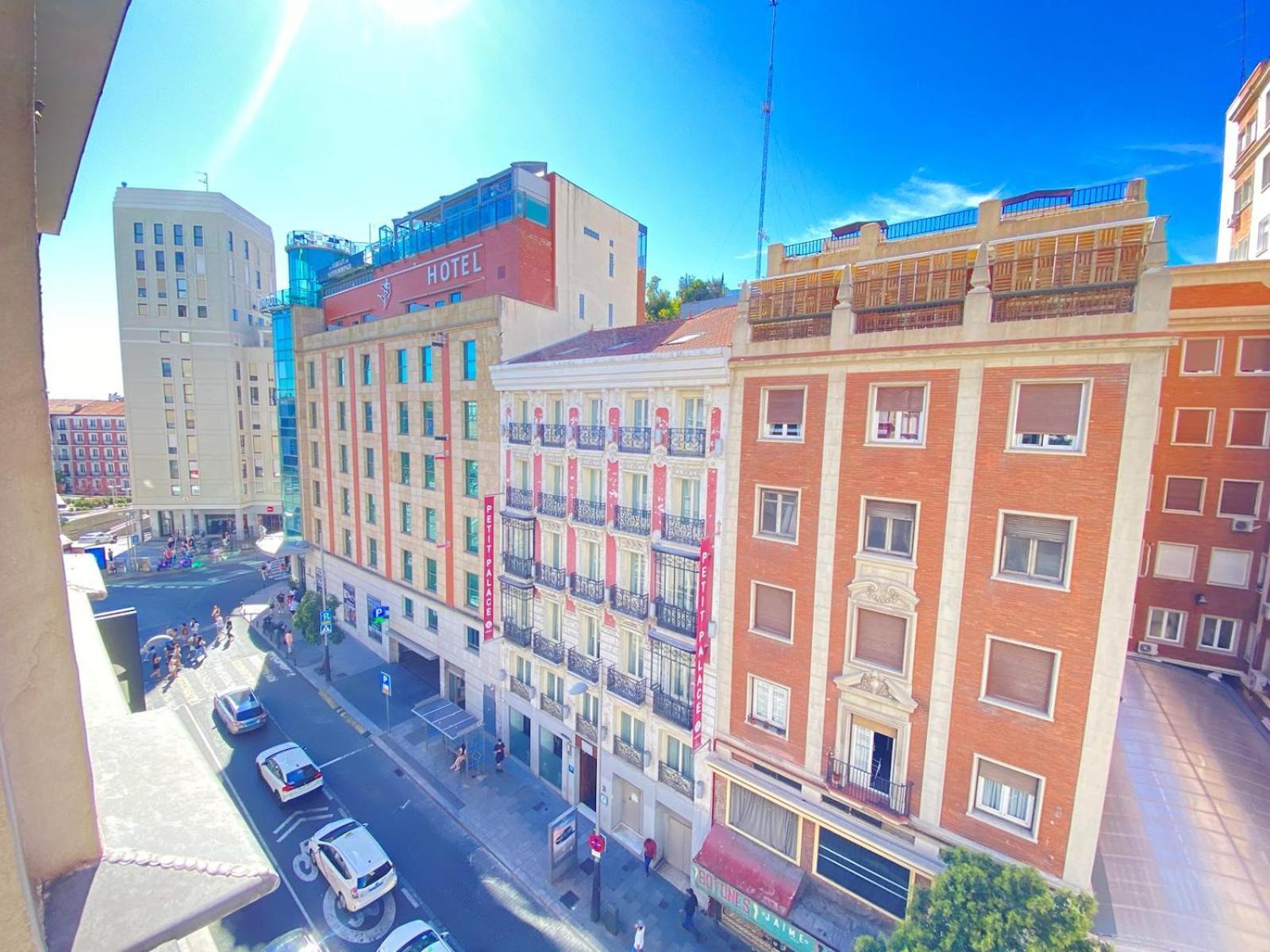 Estudios Gran Via Madrid Exterior foto
